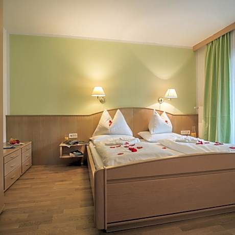 Deluxe Double Room with Lake View - Annex