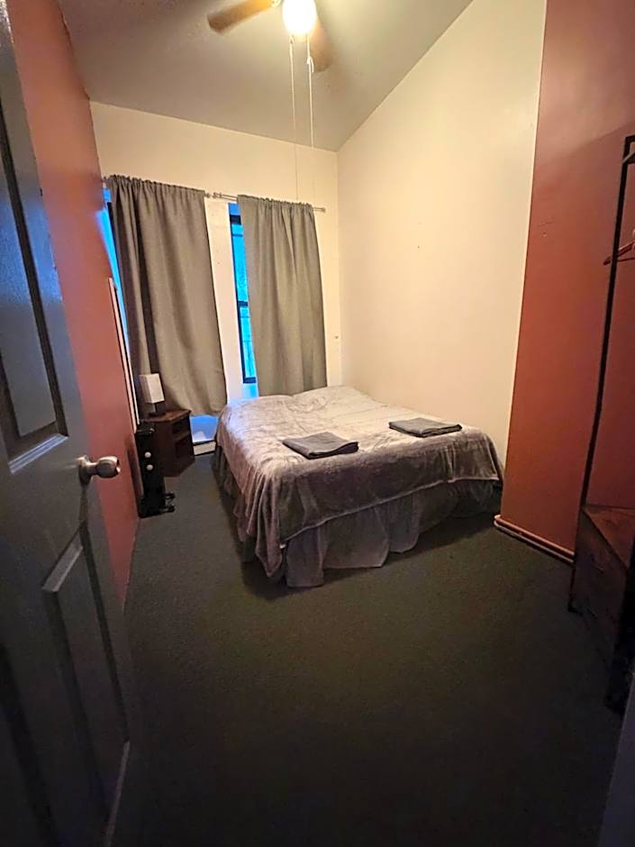 Macaw Guest House