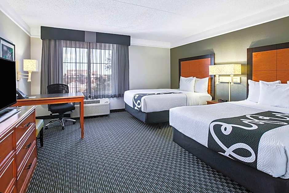 La Quinta Inn & Suites by Wyndham Dallas Arlington South