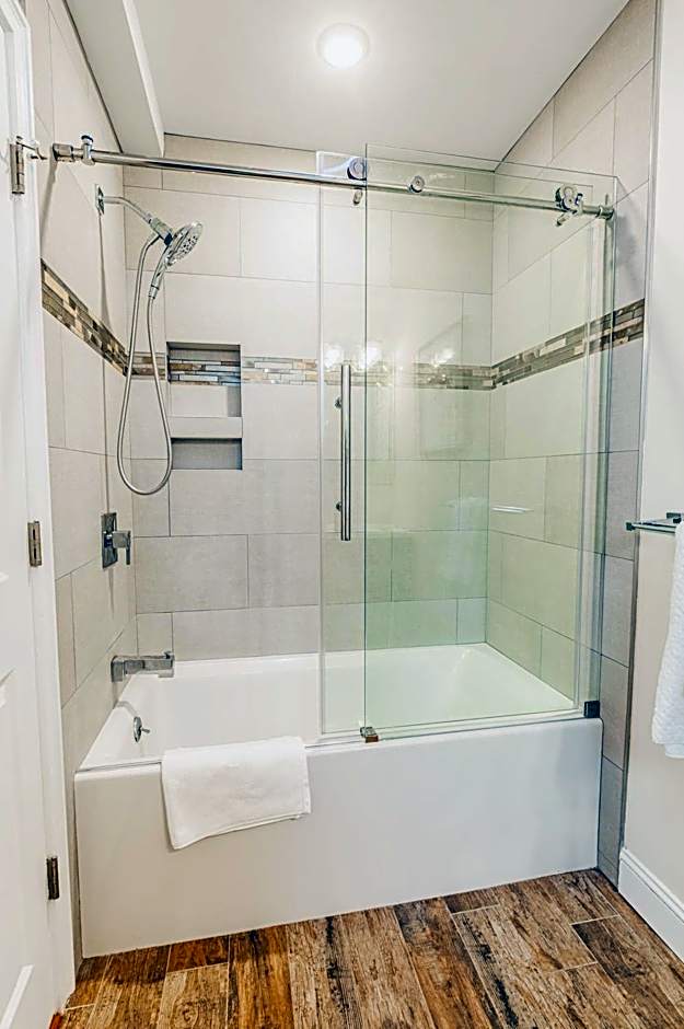 The Inn at Newton Highlands