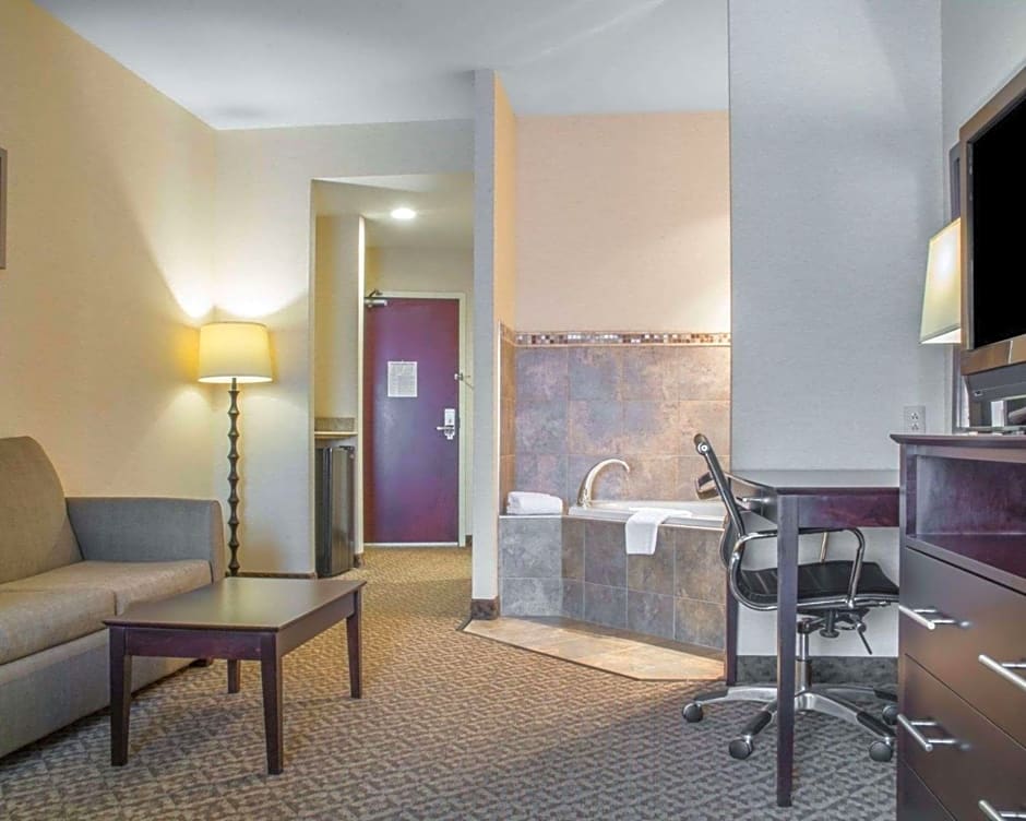 Comfort Suites Cicero - Syracuse North