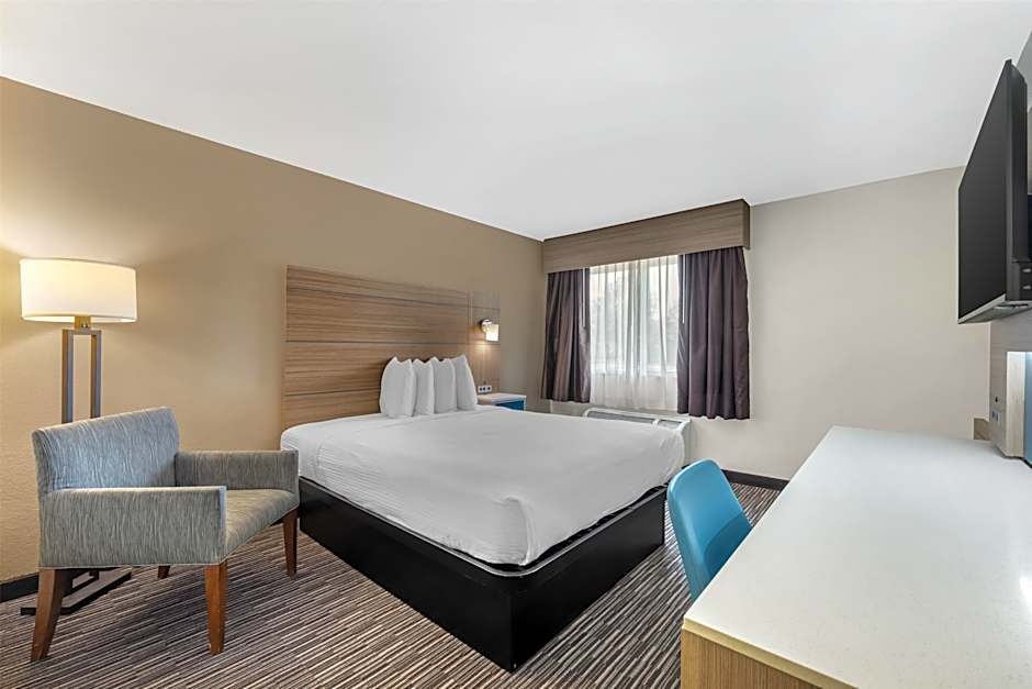 Photo 1 of 5 of 1 King Bed, Mobility Accessible, Whirlpool