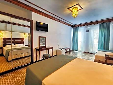 Bozcaada Fahri Hotel