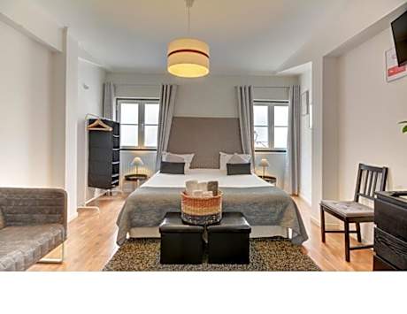 Double or Twin with Shared Bathroom