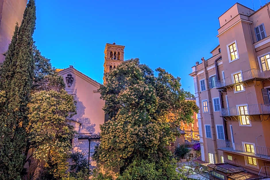 Aenea Superior Inn