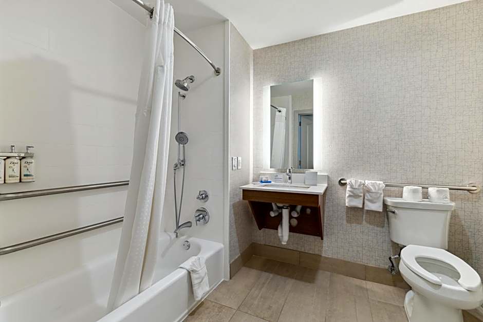 Holiday Inn Express & Suites Mountain View Silicon Valley By IHG