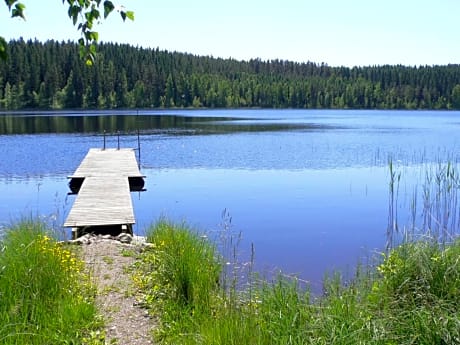 Vanha-Pälsilä lakeside farm