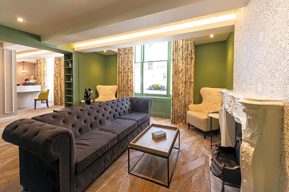 Byron Hotel