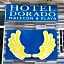 Hotel Dorado a una calle de Playa Regatas y el Malecon