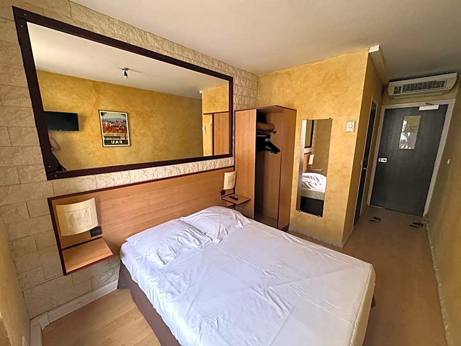 Hôtel Bosquet Pau Centre - Self Check In Budget Hotel