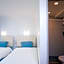 Hoppers Place Donmuang Hostel