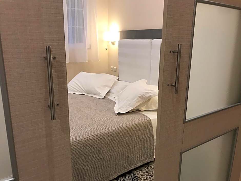 Marinis Boutique Rooms