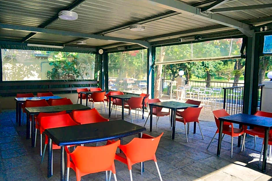 Essenwood Park Hotel