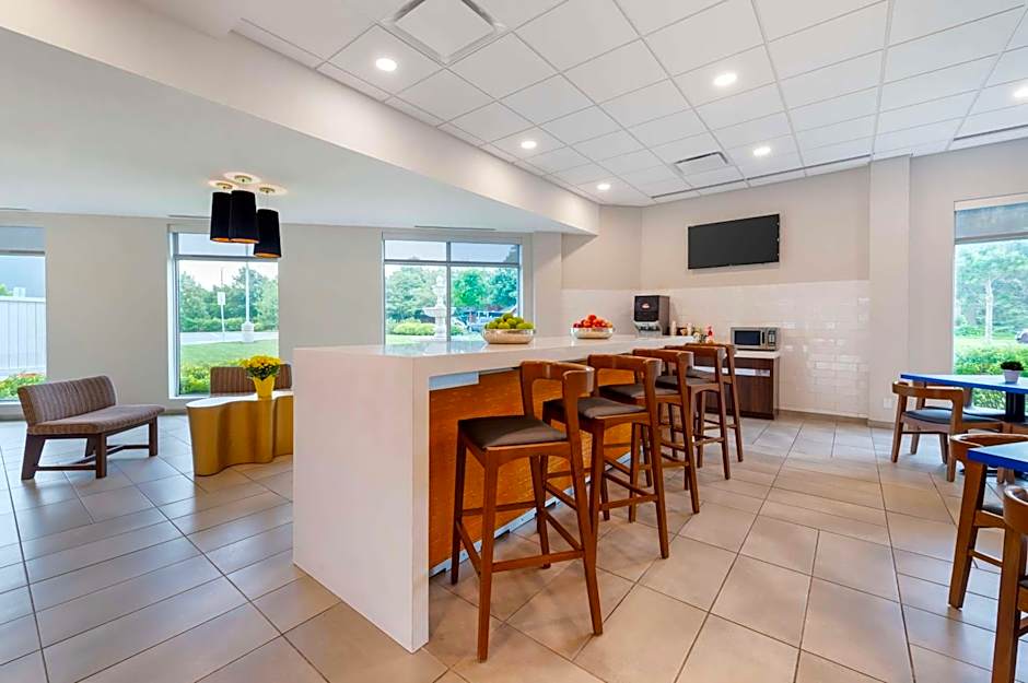 GLo Best Western Kanata Ottawa West