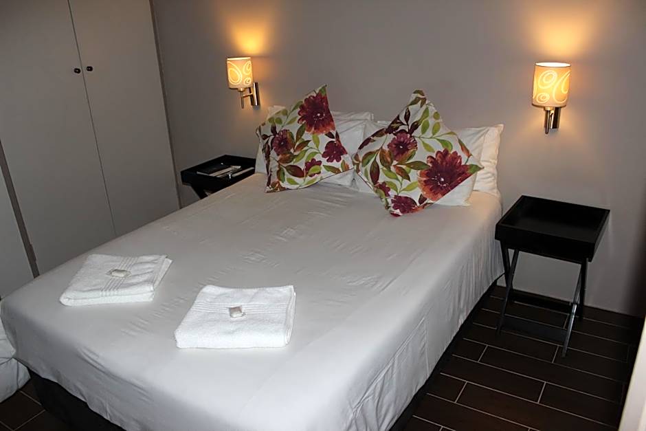 Travel Lodge