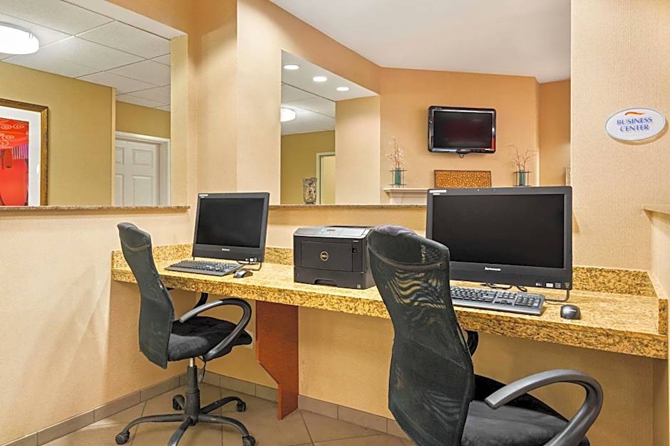 Baymont by Wyndham Denver International Airport