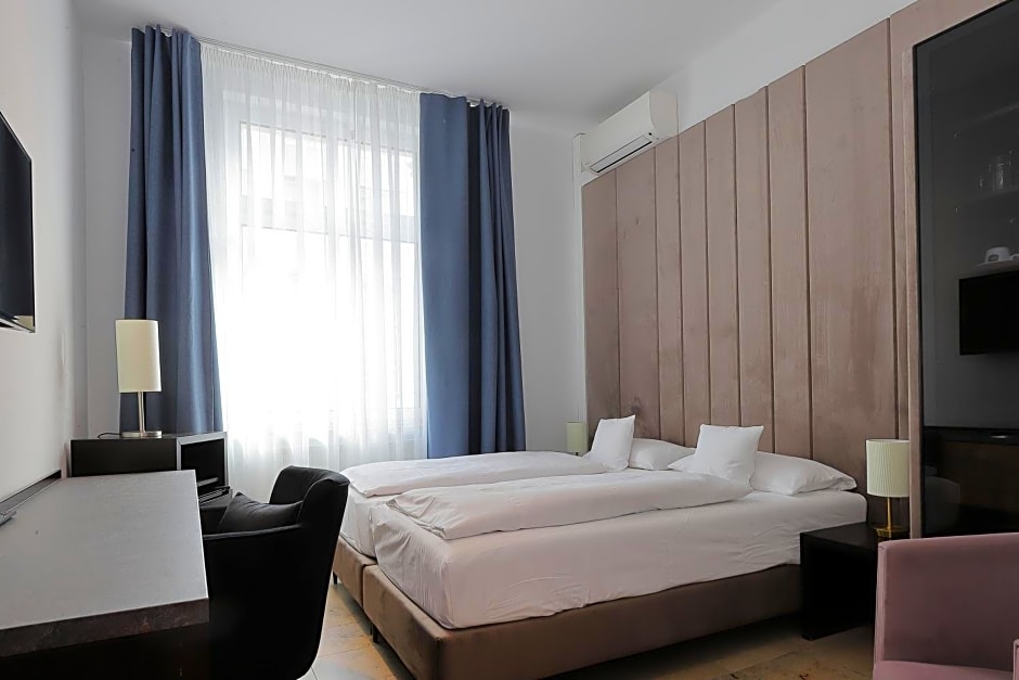 DEVIN Art Hotel