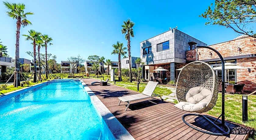 Arts Spa and Pool Villa