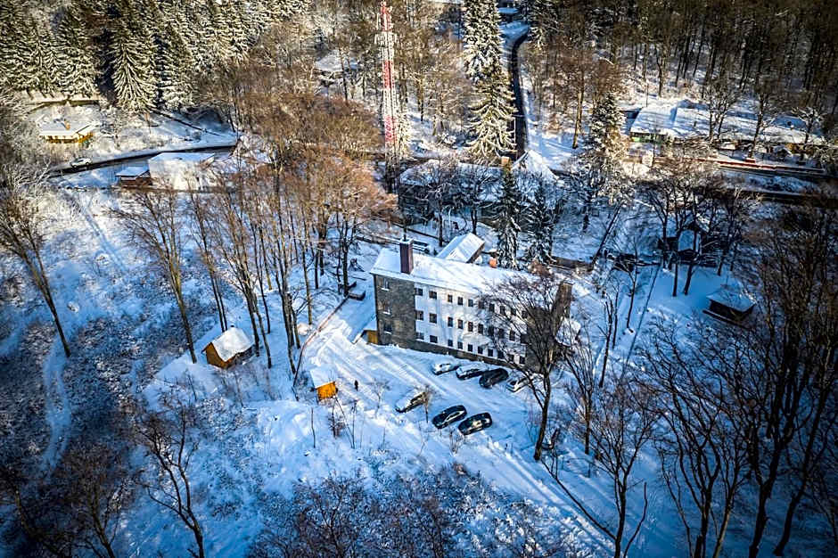 4 Évszak Hegyihotel