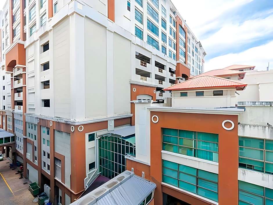 Kk Waterfront Hotel