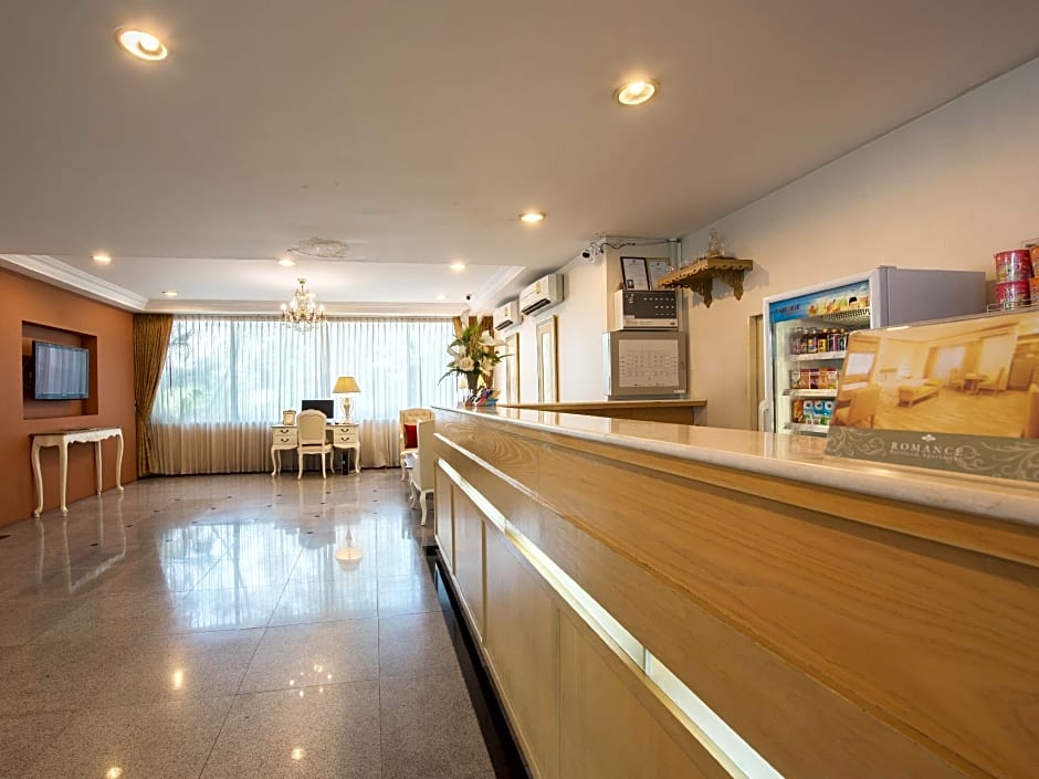 Romance Hotel Srinakarin