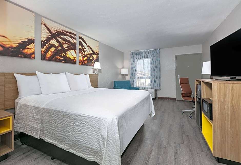 Days Inn by Wyndham Greenville MS