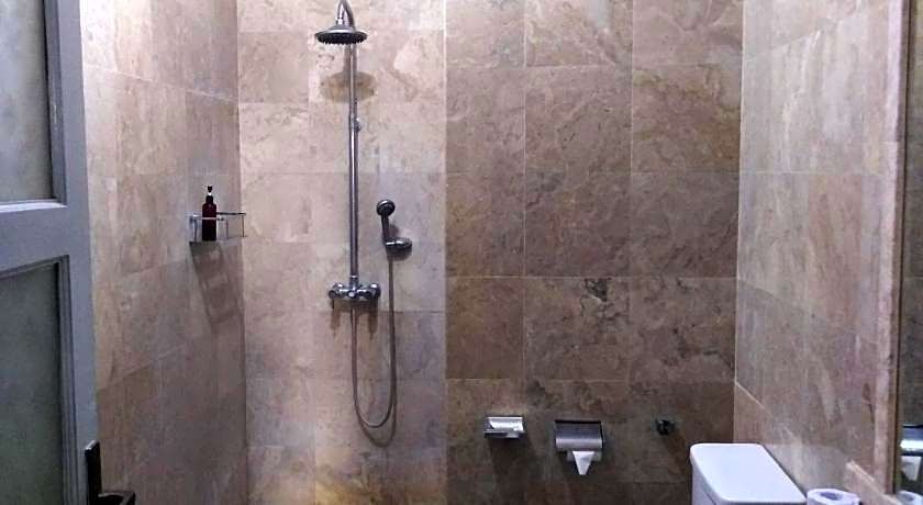 Bali Court Hotel & Apartment