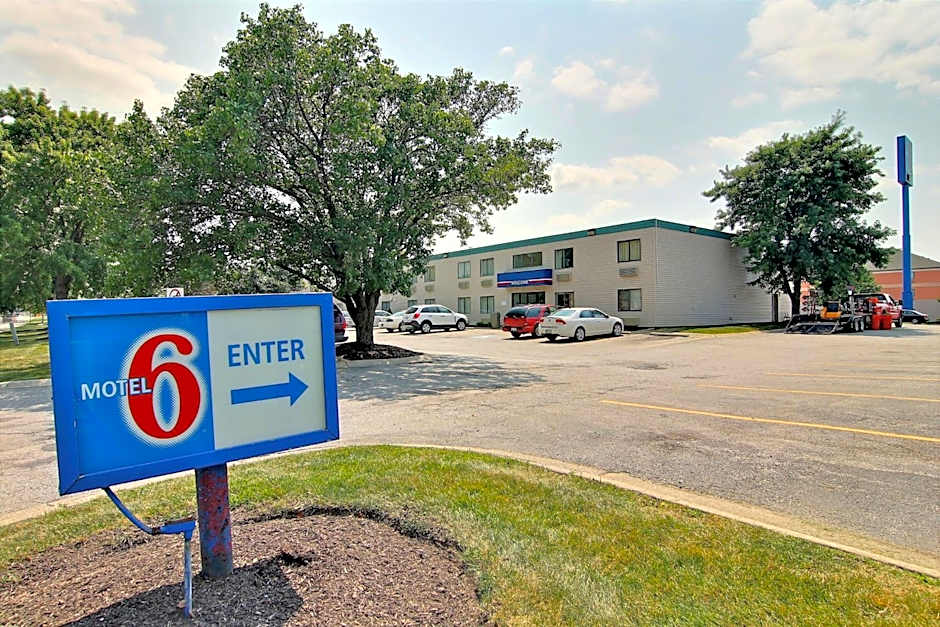 Motel 6-Merrillville, IN