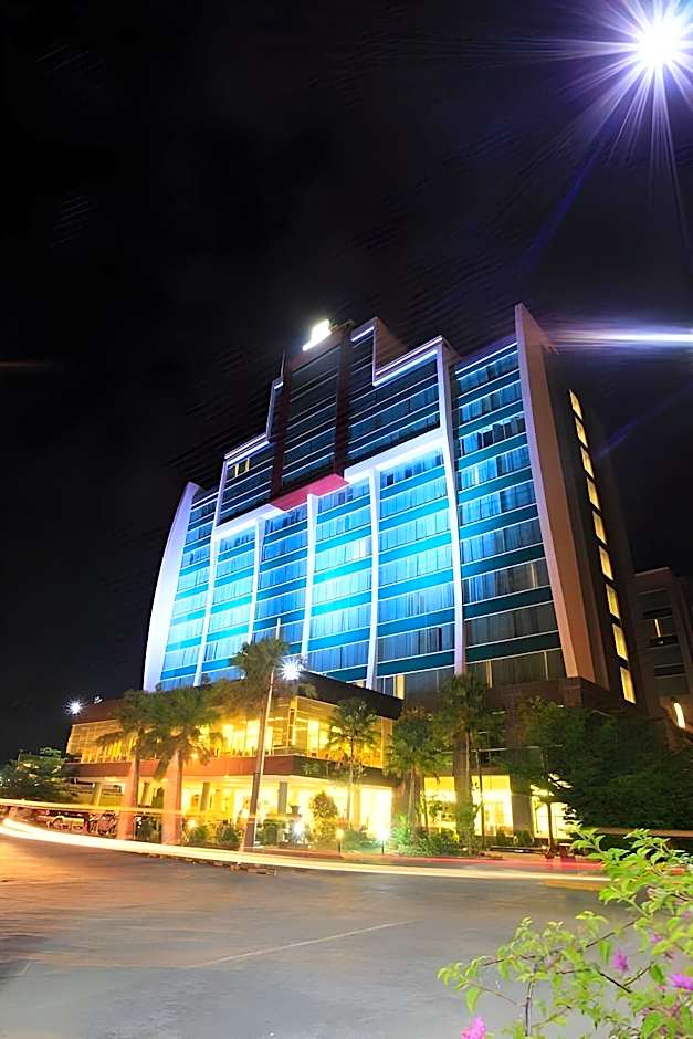 CLARO KENDARI (ex. Grand Clarion Hotel & Convention)