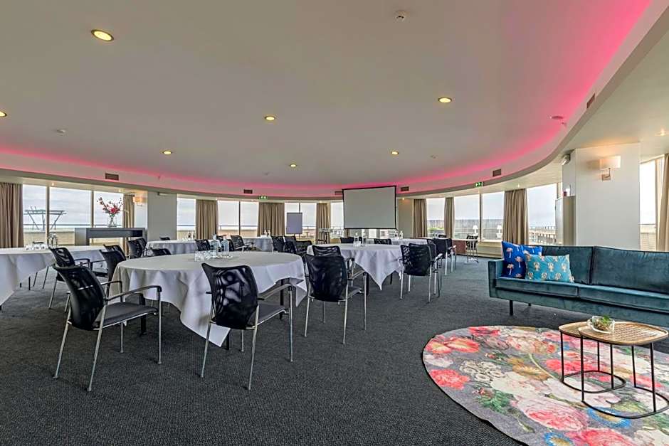 Leonardo Hotel IJmuiden Seaport Beach