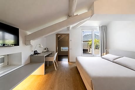 Double Room with Lake View