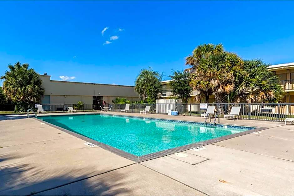 Eco Inn Suites by Hotel O Baytown