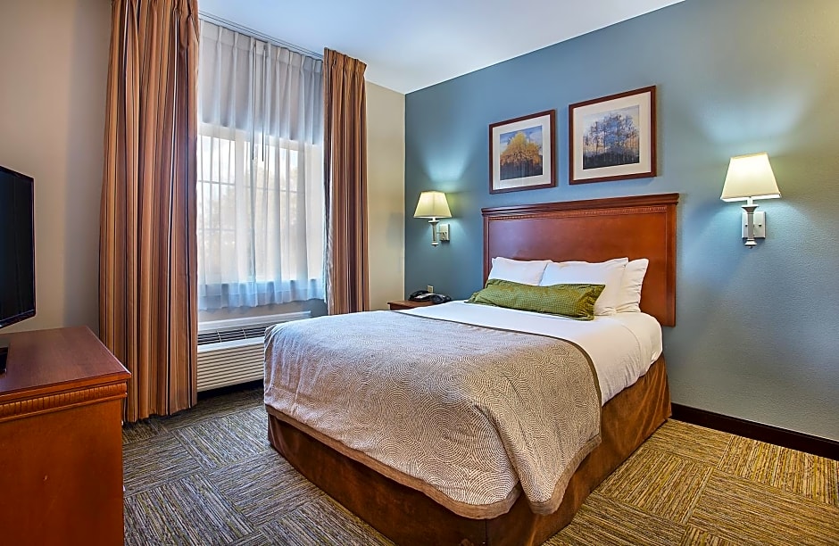 Candlewood Suites Tuscaloosa, an IHG Hotel