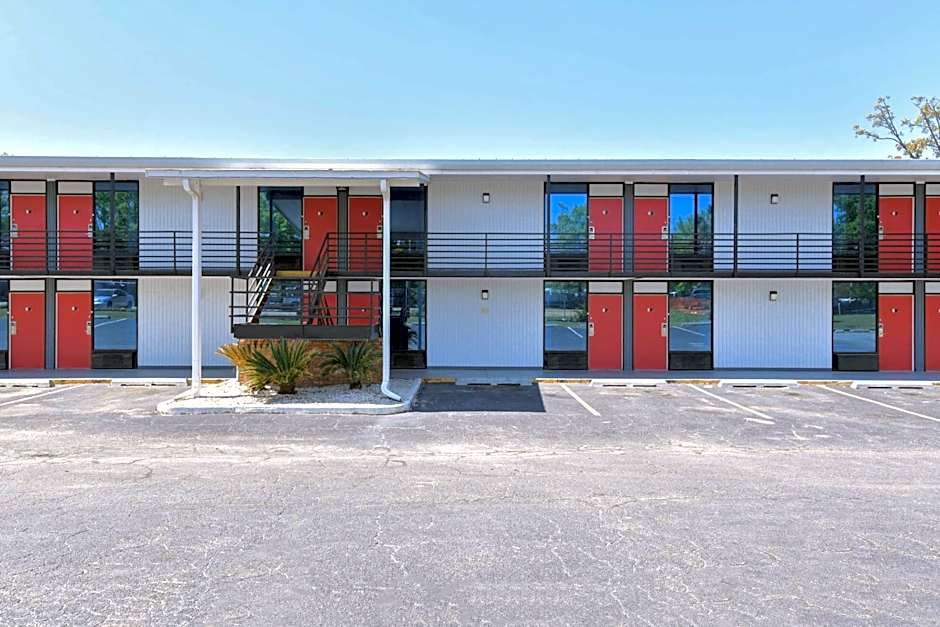 OYO Hotel Valdosta GA I-75