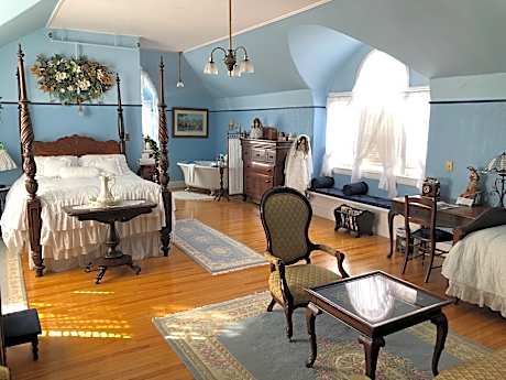 Suite-Ensuite-Honeymoon-Queen's Room