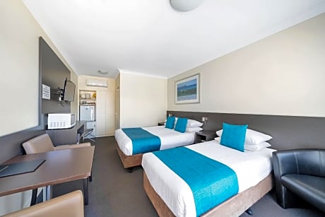 Double Room with One Double and One Single Bed