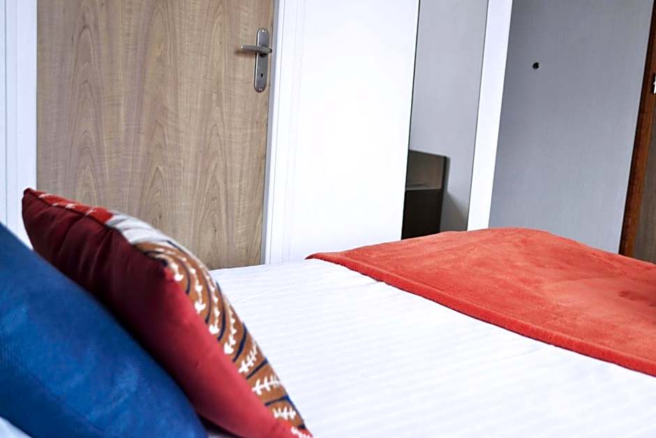 Brit Hotel Le Surcouf