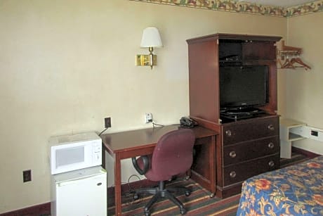 1 King Bed, Nonsmoking