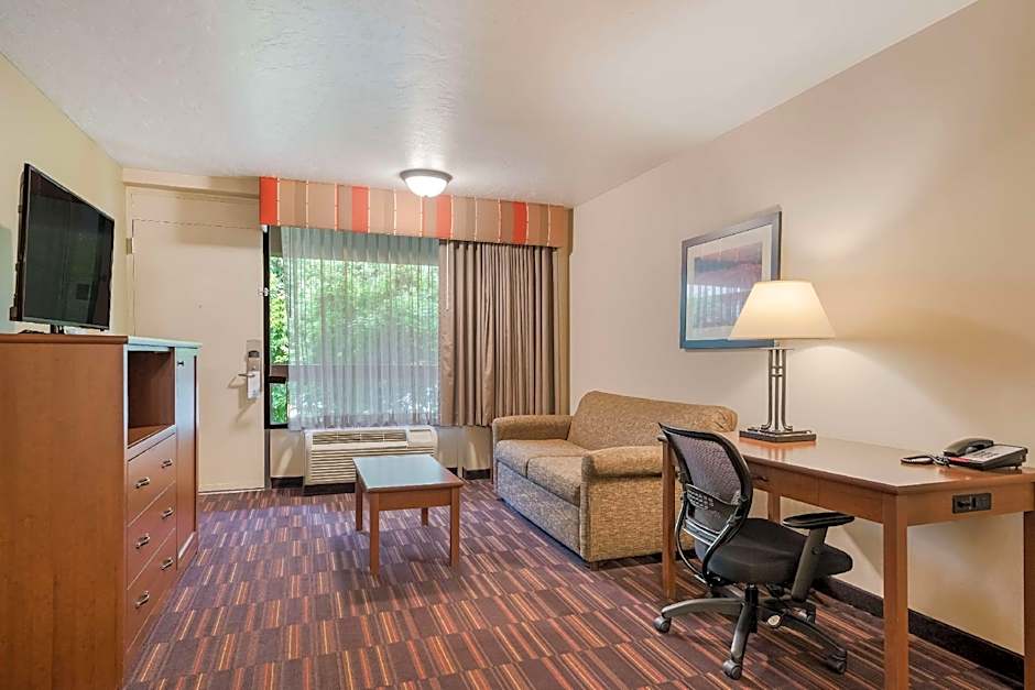 Best Western Town And Country Inn