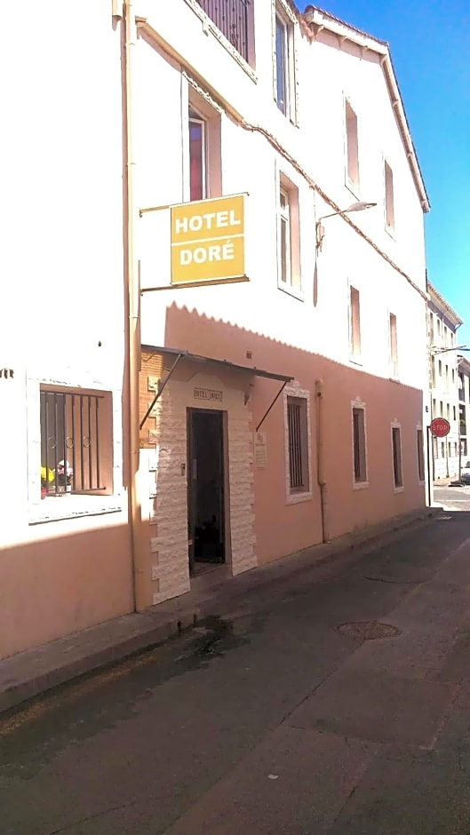 Hotel Dore