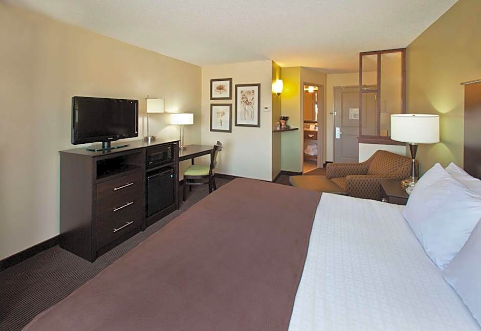 AmericInn by Wyndham Fairfield