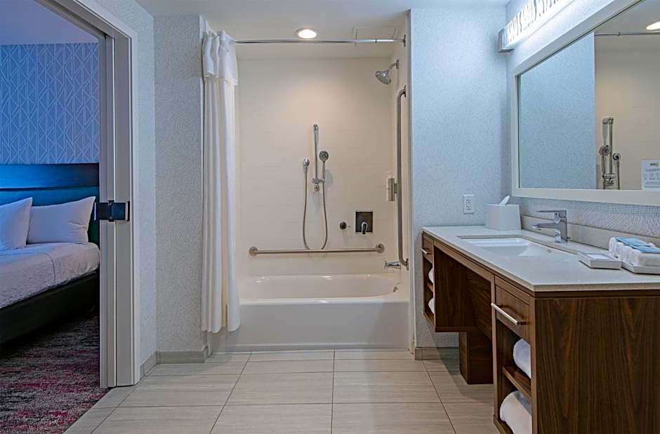 Home2 Suites By Hilton West Edmonton