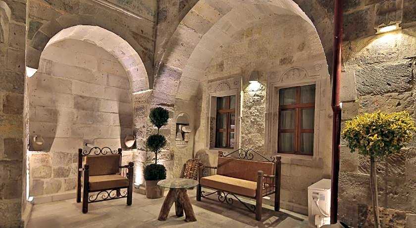 Aren Cave Hotel and Art Gallery