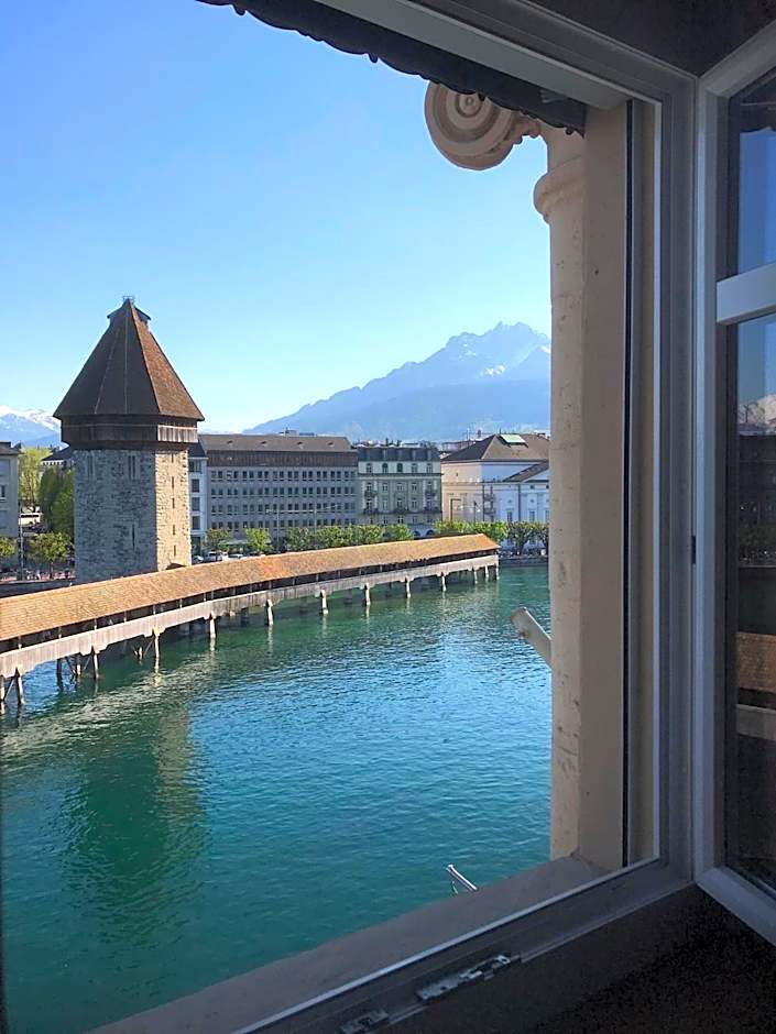 Hotel Pickwick and Pub "the room with a view"