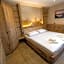 Bed & Breakfast LakeBled House