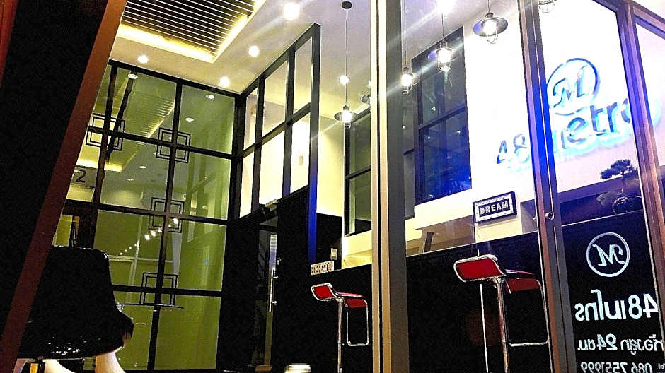 48 Metro Hotel