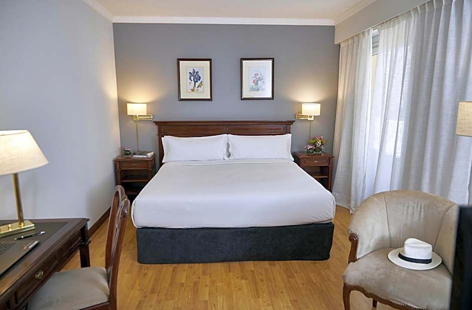 Cyan Americas Towers Hotel