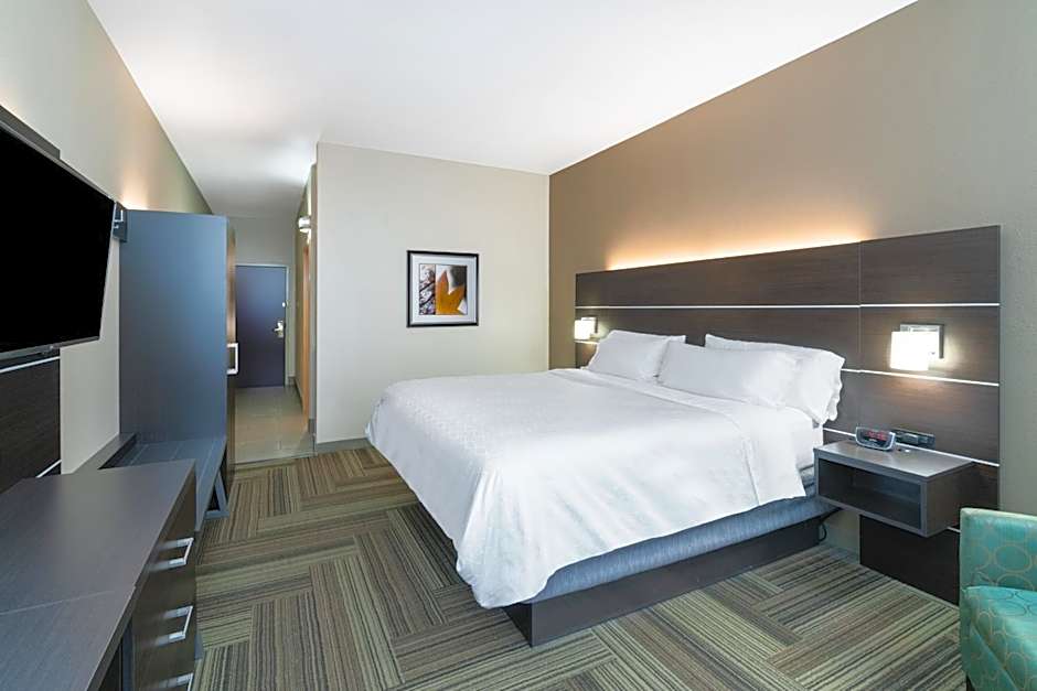 Photo 1 of 5 of Standard 1 King Bed