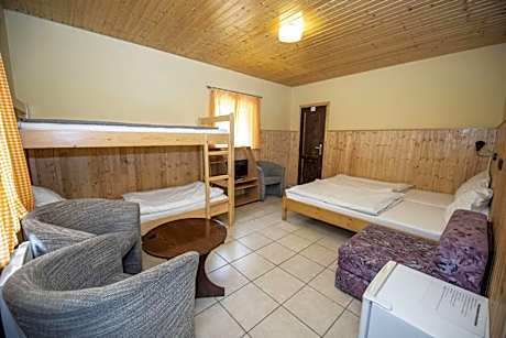 Quadruple Room with Bathroom