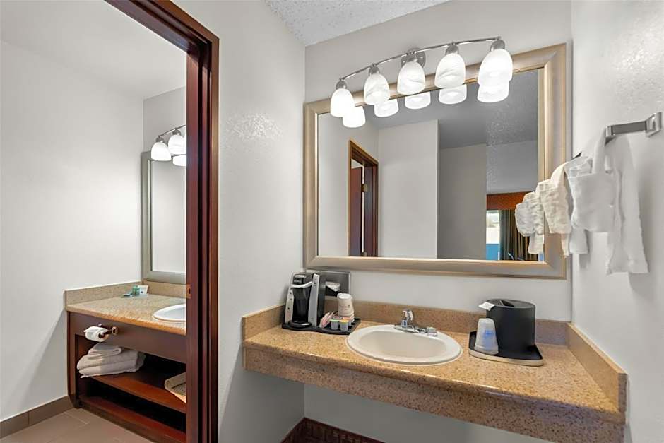 Best Western Chieftain Inn
